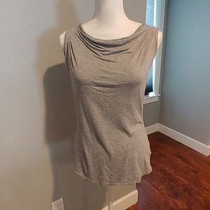 Sleeveless top EUC